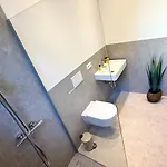 Beckhomes Munich- Large 210 Sqm Apartment- 7 Bedroom 6baths, 3 Kitchens, Up To 18 Guests Apartamento *