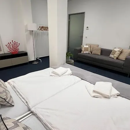 Beckhomes- New, Unique For 16 People Apartment Munich