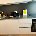 Beckhomes Munich- Large 210 Sqm Apartment- 7 Br, 6baths, 3 Kitchens, Up To 18 Guests *
