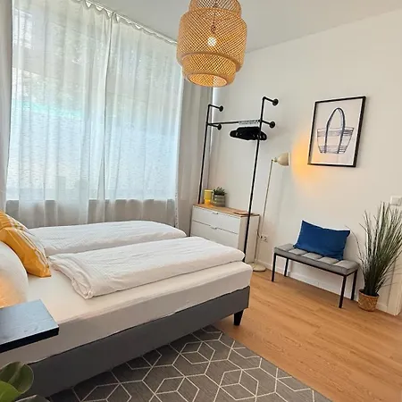 Beckhomes Munich- Large 210 Sqm Apartment- 7 Bedroom 6baths, 3 Kitchens, Up To 18 Guests Apartmán *
