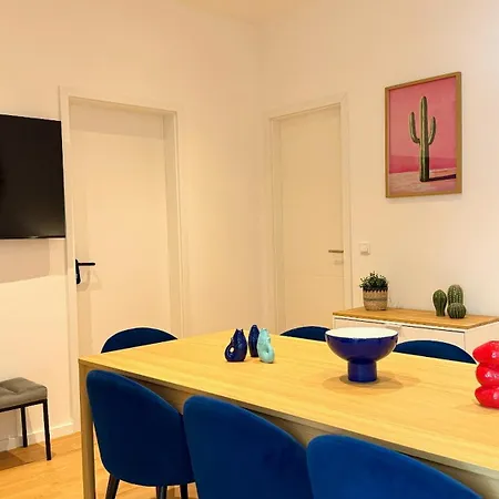 Beckhomes Munich- Large 210 Sqm Apartment- 7 Bedroom 6baths, 3 Kitchens, Up To 18 Guests Mnichov