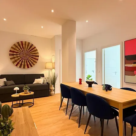 Beckhomes Munich- Large 210 Sqm Apartment- 7 Bedroom 6baths, 3 Kitchens, Up To 18 Guests Apartmán