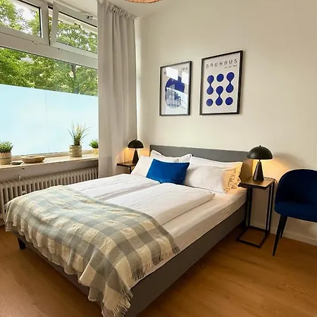 Beckhomes Munich- Large 210 Sqm Apartment- 7 Bedroom 6baths, 3 Kitchens, Up To 18 Guests * Mnichov