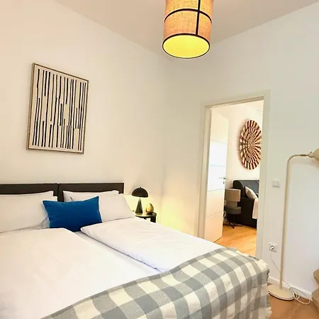Apartmán Beckhomes Munich- Large 210 Sqm Apartment- 7 Bedroom 6baths, 3 Kitchens, Up To 18 Guests Mnichov
