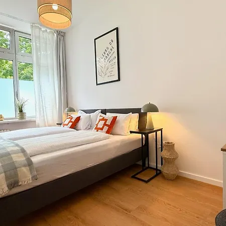 Beckhomes Munich- Large 210 Sqm Apartment- 7 Bedroom 6baths, 3 Kitchens, Up To 18 Guests * Mnichov