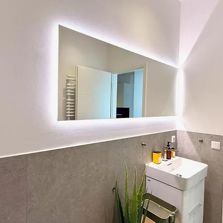 Apartmán Beckhomes Munich- Large 210 Sqm Apartment- 7 Bedroom 6baths, 3 Kitchens, Up To 18 Guests *