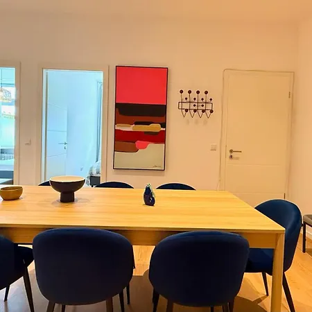 Apartmán Beckhomes Munich- Large 210 Sqm Apartment- 7 Bedroom 6baths, 3 Kitchens, Up To 18 Guests *