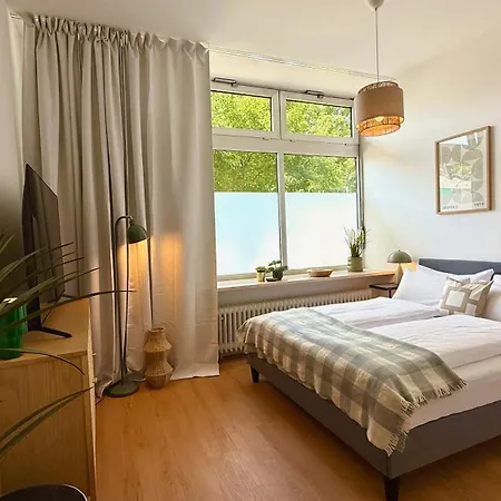 Beckhomes Munich- Large 210 Sqm Apartment- 7 Bedroom 6baths, 3 Kitchens, Up To 18 Guests Apartmán Mnichov