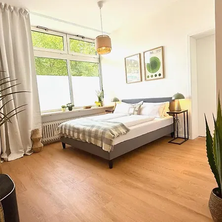 Apartmán Beckhomes Munich- Large 210 Sqm Apartment- 7 Bedroom 6baths, 3 Kitchens, Up To 18 Guests *