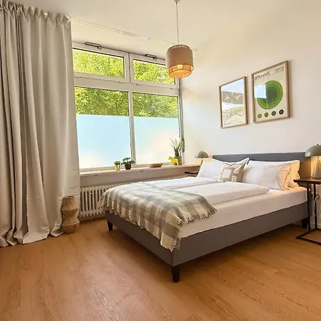Beckhomes Munich- Large 210 Sqm Apartment- 7 Bedroom 6baths, 3 Kitchens, Up To 18 Guests Apartmán Mnichov