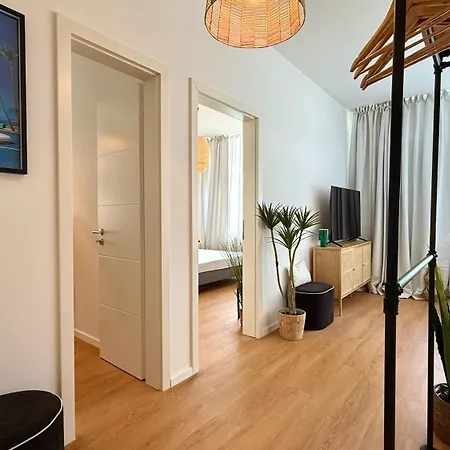 Apartmán Beckhomes Munich- Large 210 Sqm Apartment- 7 Bedroom 6baths, 3 Kitchens, Up To 18 Guests