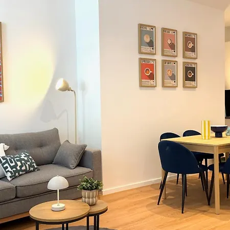 Apartmán Beckhomes Munich- Large 210 Sqm Apartment- 7 Bedroom 6baths, 3 Kitchens, Up To 18 Guests