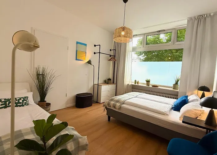Beckhomes Munich- Large 210 Sqm Apartment- 7 Bedroom 6baths, 3 Kitchens, Up To 18 Guests Apartment Munich