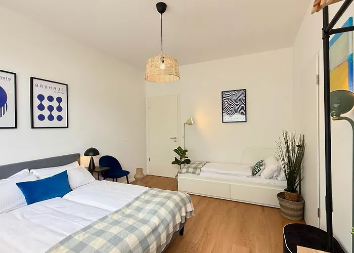 Beckhomes Munich- Large 210 Sqm Apartment- 7 Bedroom 6baths, 3 Kitchens, Up To 18 Guests Apartment Munich