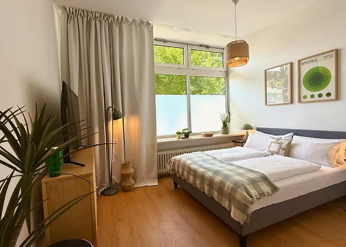 Beckhomes Munich- Large 210 Sqm Apartment- 7 Bedroom 6baths, 3 Kitchens, Up To 18 Guests Apartment Munich