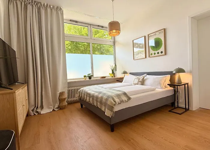 Beckhomes Munich- Large 210 Sqm Apartment- 7 Bedroom 6baths, 3 Kitchens, Up To 18 Guests Apartment Munich
