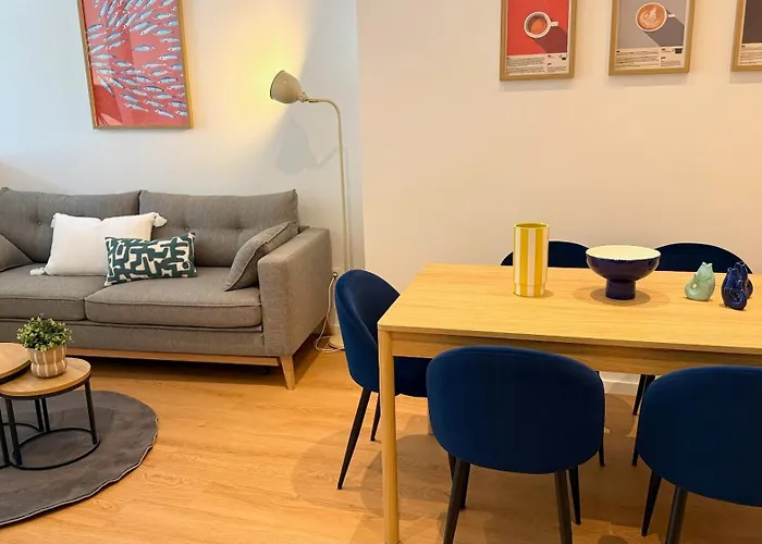 Apartment Beckhomes Munich- Large 210 Sqm Apartment- 7 Bedroom 6baths, 3 Kitchens, Up To 18 Guests *