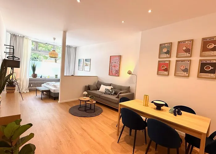 アパート Beckhomes Munich- Large 210 Sqm Apartment- 7 Bedroom 6baths, 3 Kitchens, Up To 18 Guests