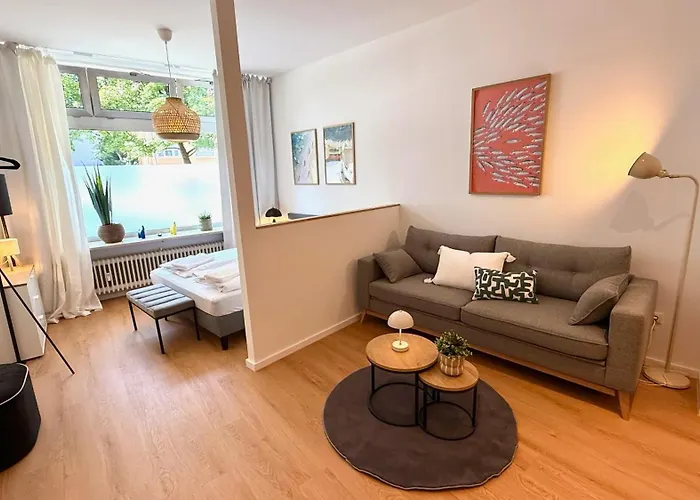 Beckhomes Munich- Large 210 Sqm Apartment- 7 Bedroom 6baths, 3 Kitchens, Up To 18 Guests Апартаменты Мюнхен