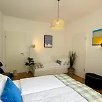 Beckhomes Munich- Large 210 Sqm Apartment- 7 Br, 6baths, 3 Kitchens, Up To 18 Guests Apartment München