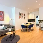 Beckhomes Munich- Large 210 Sqm Apartment- 7 Br, 6baths, 3 Kitchens, Up To 18 Guests Apartment